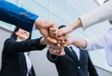 Pousser les autres à s'améliorer avec le modèle de l'équipe : Un outil stratégique pour les femmes entrepreneurs
